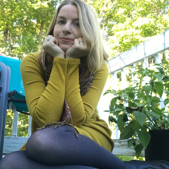 Meet your Posher, Tara - Picture 2 of 3